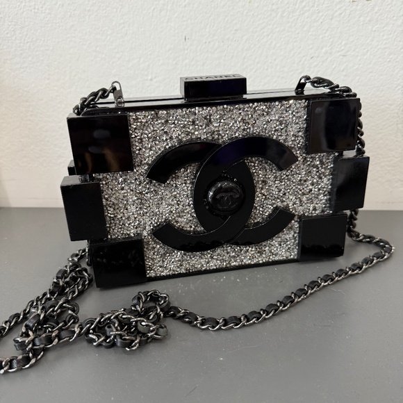 CHANEL Plexiglass Crystal Lego Clutch - Picture 3 of 7